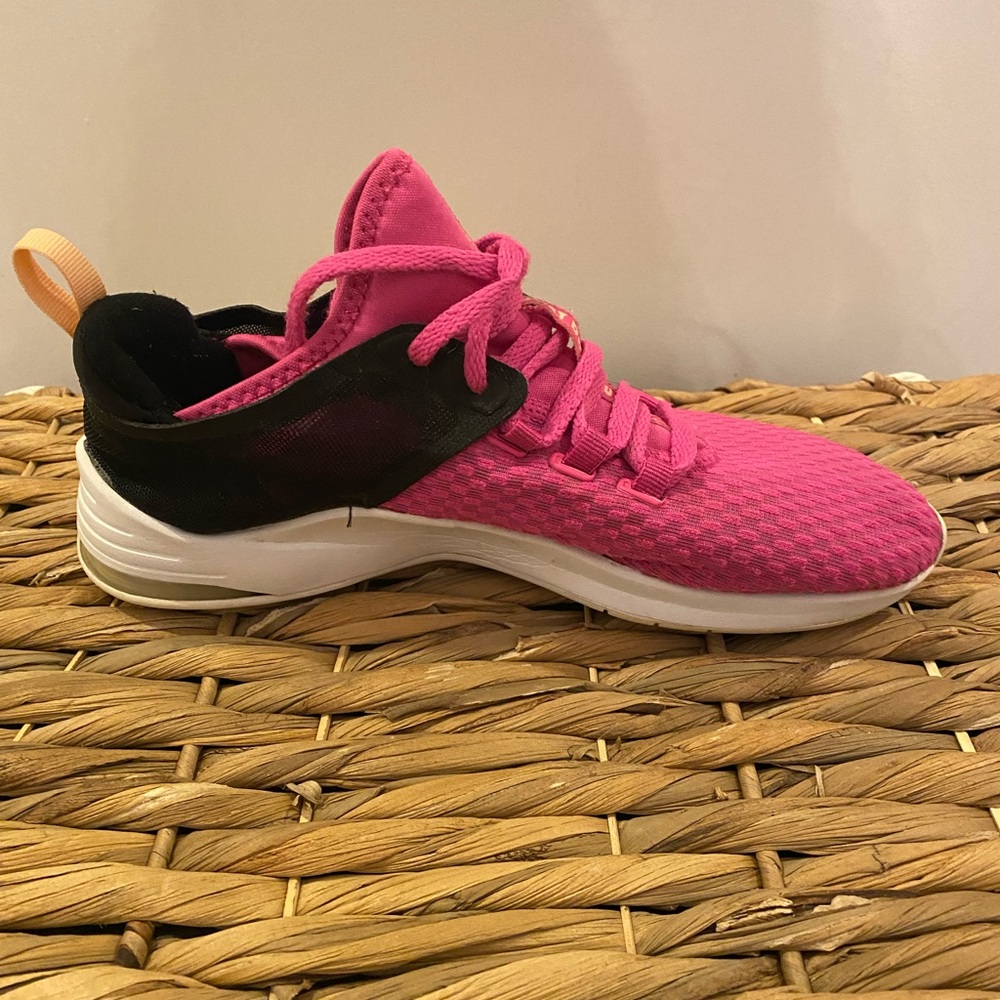 Nike women’s air max Bella - Picture 2 of 6